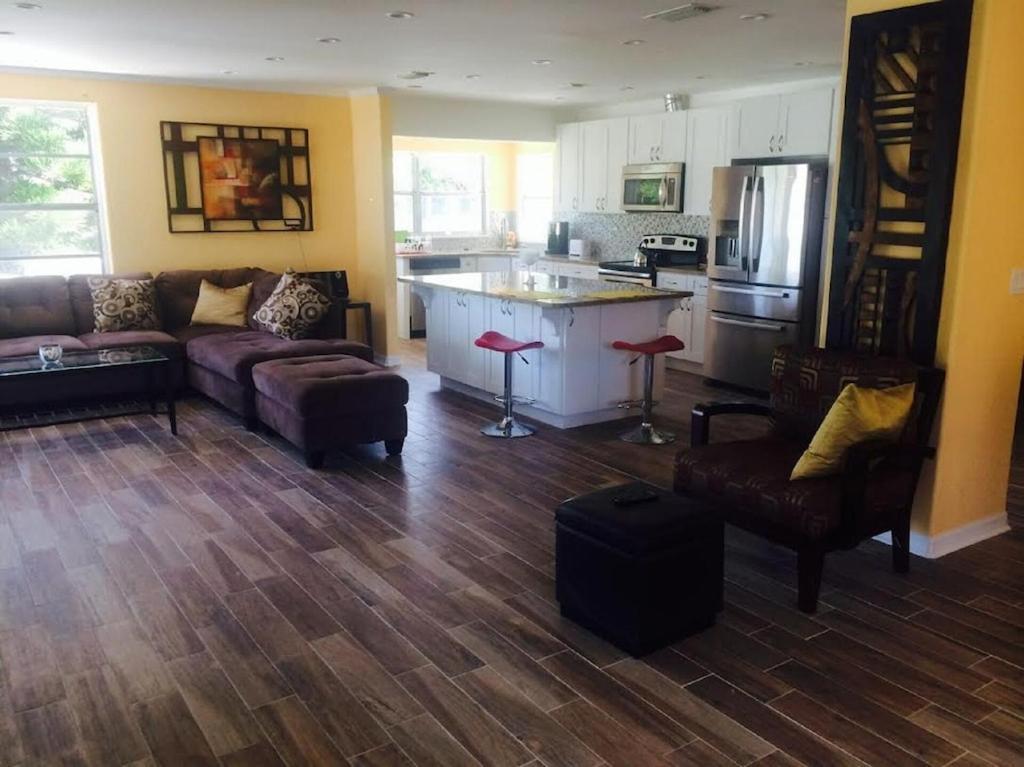 Spacious Beach House Unit,Beautifully Furnished 2 Bed 2Bath./2Min.Walk To Beach Clearwater Beach Εξωτερικό φωτογραφία