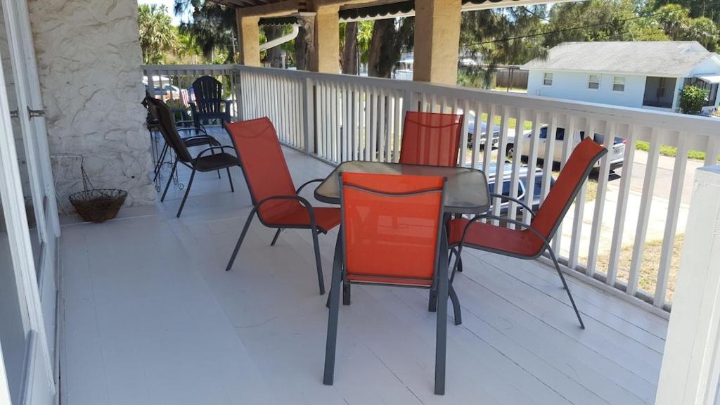 Spacious Beach House Unit,Beautifully Furnished 2 Bed 2Bath./2Min.Walk To Beach Clearwater Beach Εξωτερικό φωτογραφία