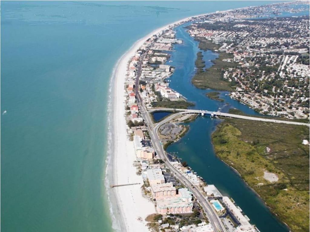 Spacious Beach House Unit,Beautifully Furnished 2 Bed 2Bath./2Min.Walk To Beach Clearwater Beach Εξωτερικό φωτογραφία